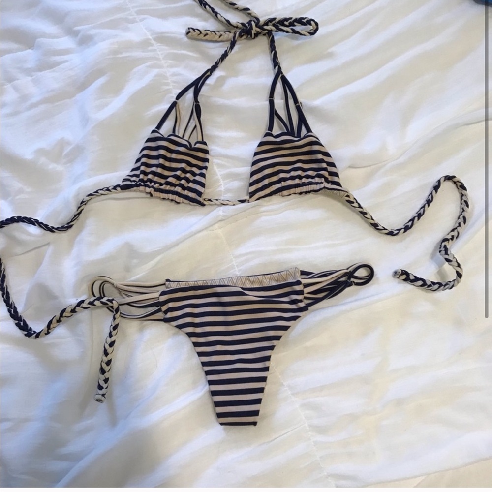 Navy blue and cream acacia
